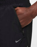 Short Nike Stride Running Division